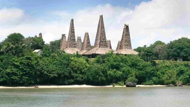 Ratenggaro Village